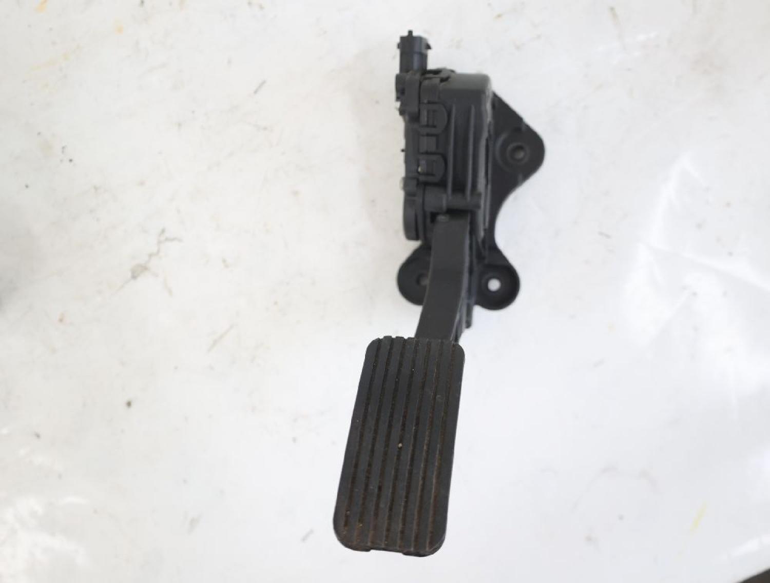 Gaspedal 327002R320 Hyundai i30 1 FD