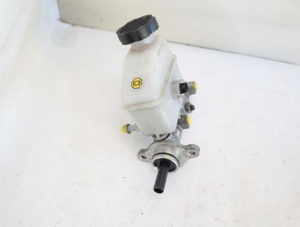 Hauptbremszylinder 585101H000 Hyundai i30 1 FD