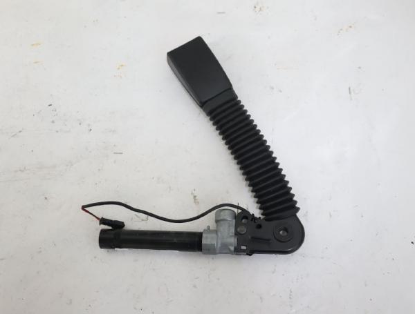 Gurtstraffer vorn rechts 615796400C BMW 7er F01