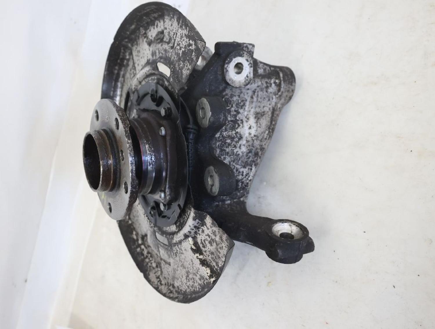Achsschenkel hinten links 6797447 BMW 7er F01