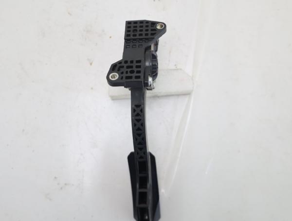 Gaspedal 7811042010 Toyota RAV4 3 SA CA