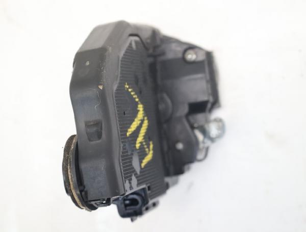 Türschloß hinten links 6906042021 Toyota RAV4 3 SA CA