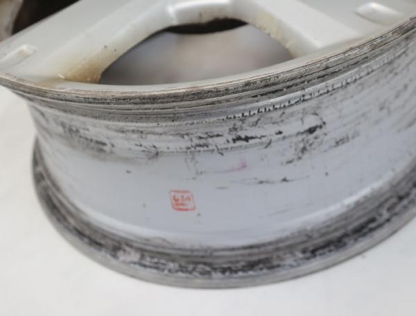 Felge Alu/Leichtmetall vorn rechts 4261142270 Toyota RAV4 3 SA CA