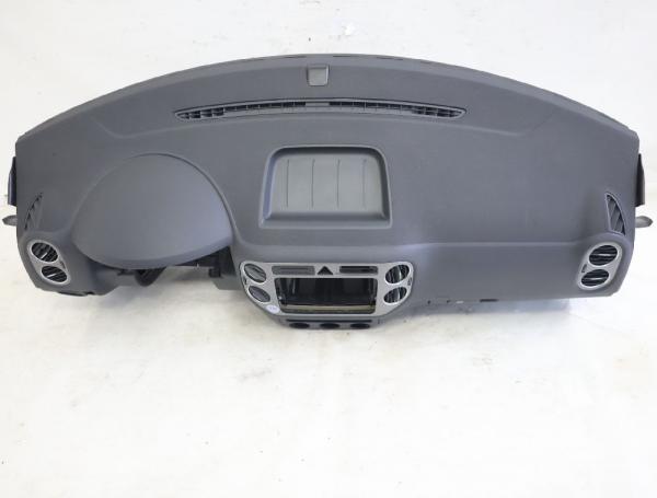 Armaturenbrett 5N1858669 VW TIGUAN 5N