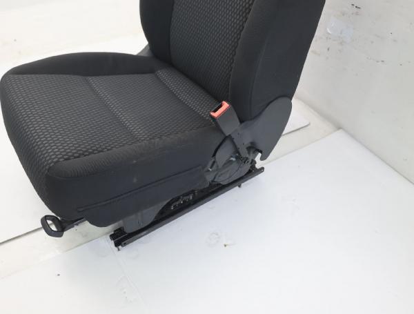 Sitz vorn rechts 5N0881106G VW TIGUAN 5N