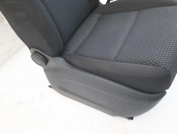 Sitz vorn rechts 5N0881106G VW TIGUAN 5N