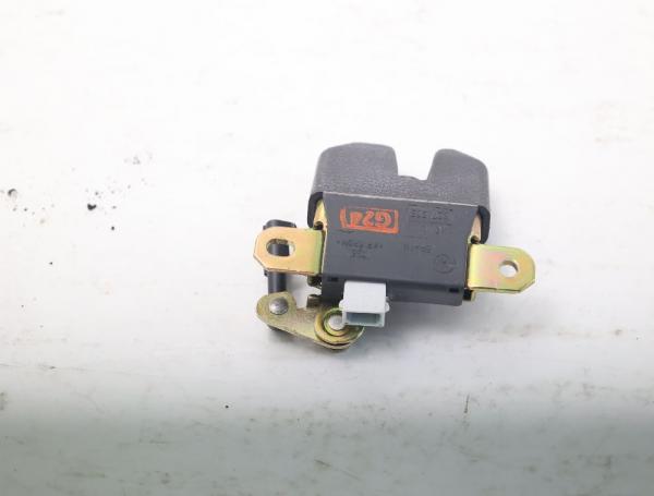 Schloß Heckklappe 1J5827505 VW BORA