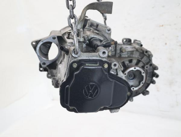 Getriebe 5 Gang 02J300047S VW BORA