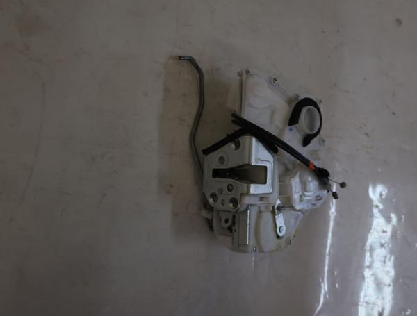Türschloß vorn links 8220261MA1 Suzuki SX4 JY