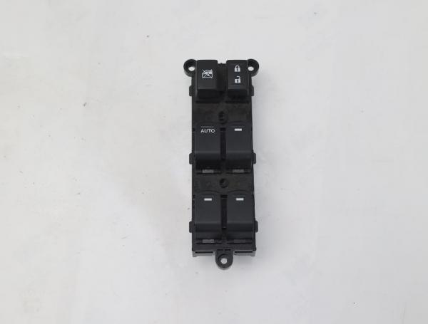Schalter Fensterheber vorn links 3799061M01 Suzuki SX4 JY