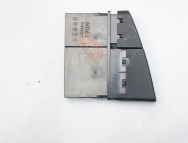 Schalter Warnblink 3743055L21 Suzuki SX4 JY