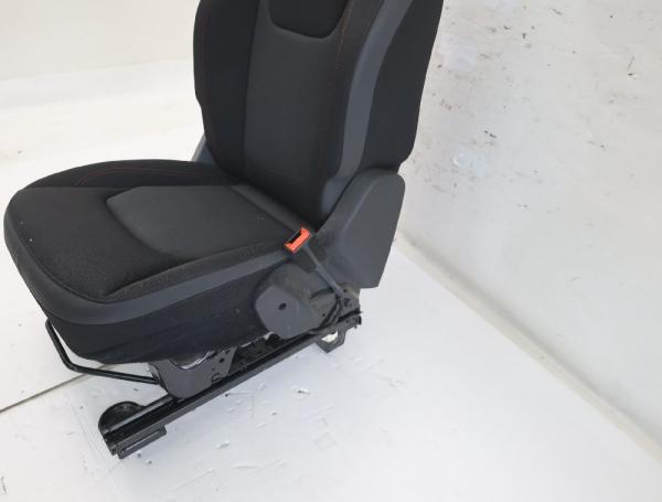 Sitz vorn rechts 68284374AA Jeep RENEGADE BU