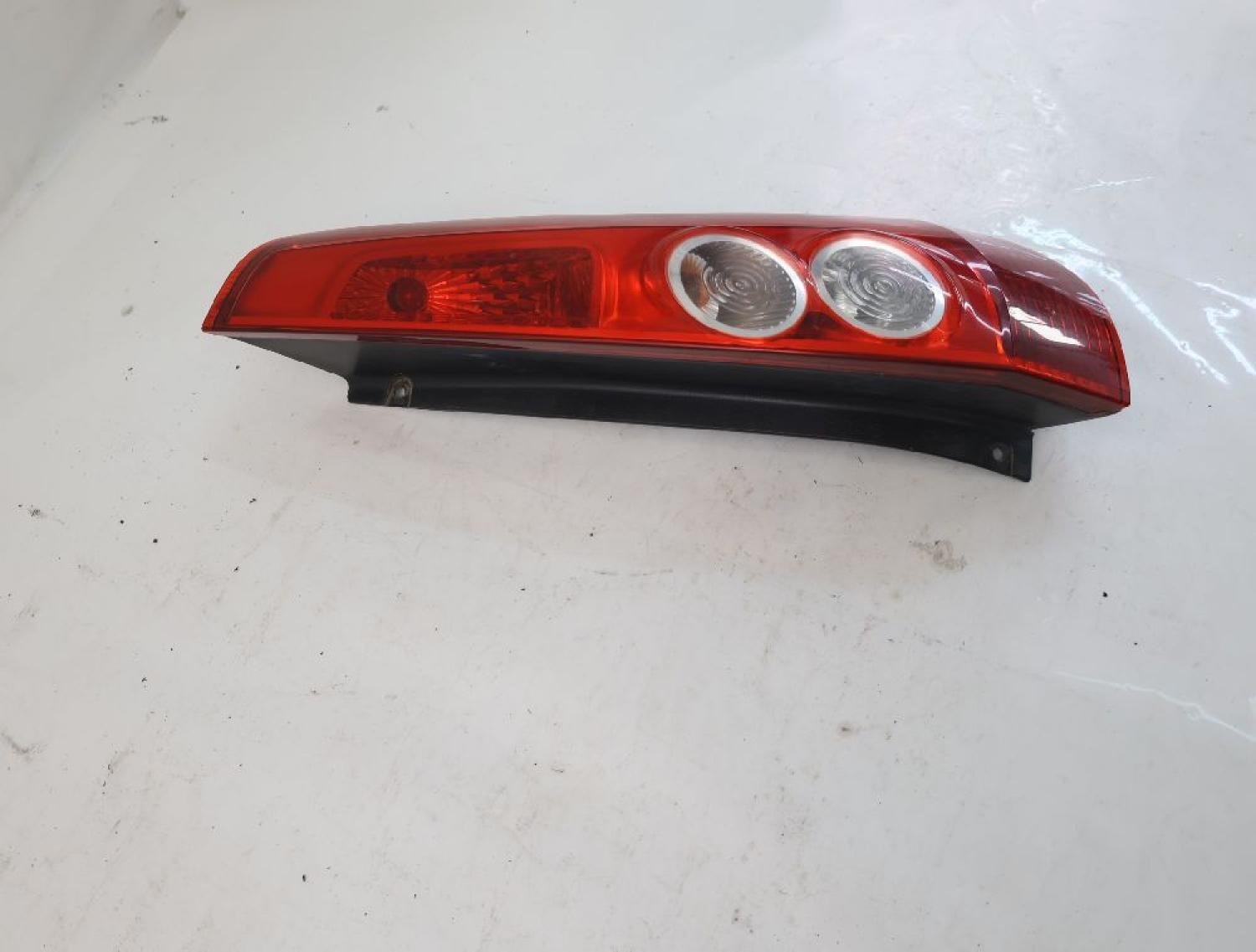 Rückleuchte rechts 1432269 Ford FIESTA 5 JH