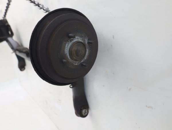 Achse hinten 1437437 Ford FIESTA 5 JH
