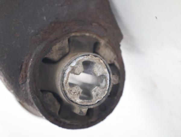 Achse hinten 1437437 Ford FIESTA 5 JH