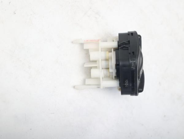 Schalter Sitz 2118000878 Mercedes CLS C219