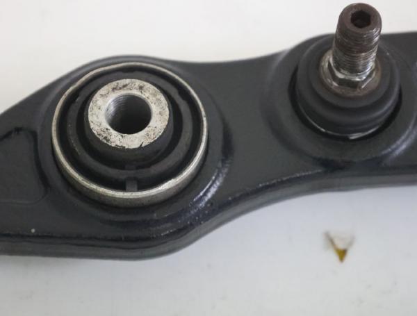 Querlenker vorn links 2113308107 Mercedes CLS C219