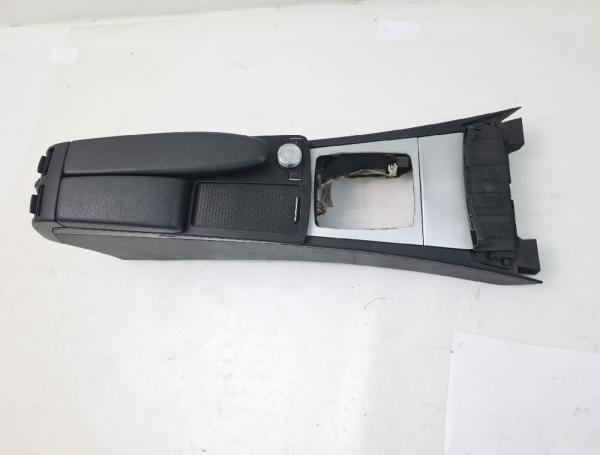 Mittelkonsole 2046800750 Mercedes C-KLASSE W204