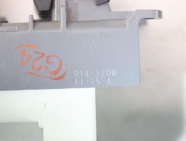 Schalter Fensterheber vorn links 8482012520 Toyota RAV 4 III A3