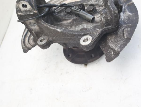 Achsschenkel vorn links 6793923 BMW 3er E90