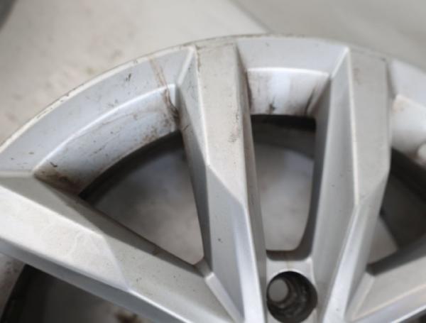 Felge Alu/Leichtmetall vorn rechts 3G06010258Z8 VW PASSAT Variant B8