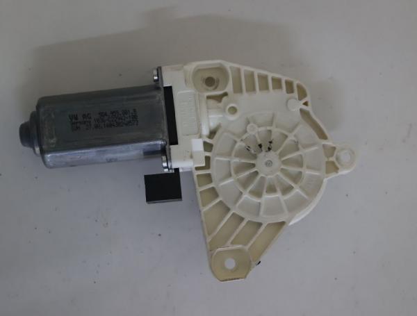 Fensterheber-Motor vorn links 5Q4959801B VW PASSAT Variant B8