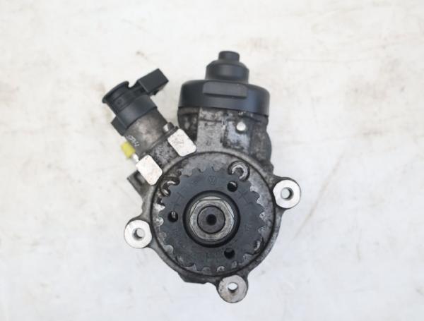 Hochdruckpumpe 04L130755E VW PASSAT Variant B8