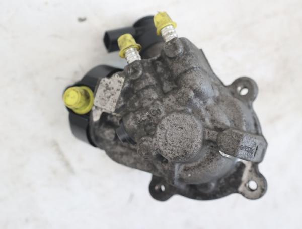 Hochdruckpumpe 04L130755E VW PASSAT Variant B8