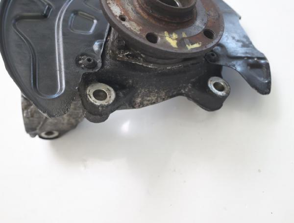 Achsschenkel vorn links 5Q0407253C VW PASSAT Variant B8