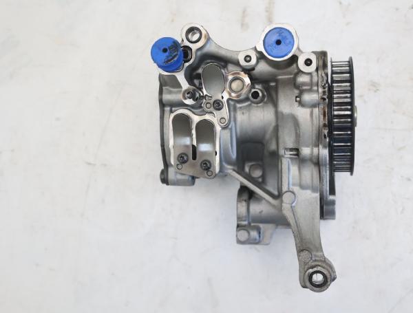 Oelpumpe 04L145208H VW PASSAT Variant B8