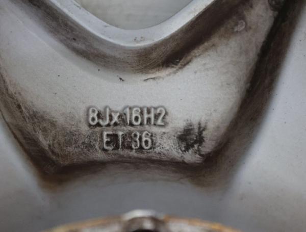Felge Alu/Leichtmetall vorn links 2114013302 Mercedes E-KLASSE S211