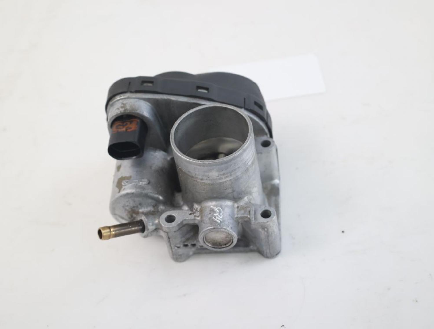 Drosselklappenstutzen 036133062 VW GOLF 4