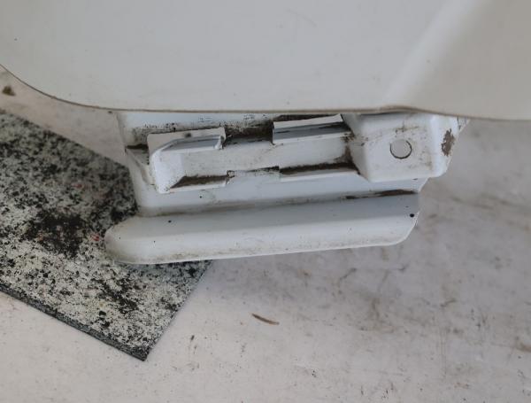 Kotflügel vorn links 6396304307 Mercedes VITO 2 W639