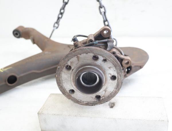 Achsschenkel hinten links 6393508705 Mercedes VITO 2 W639