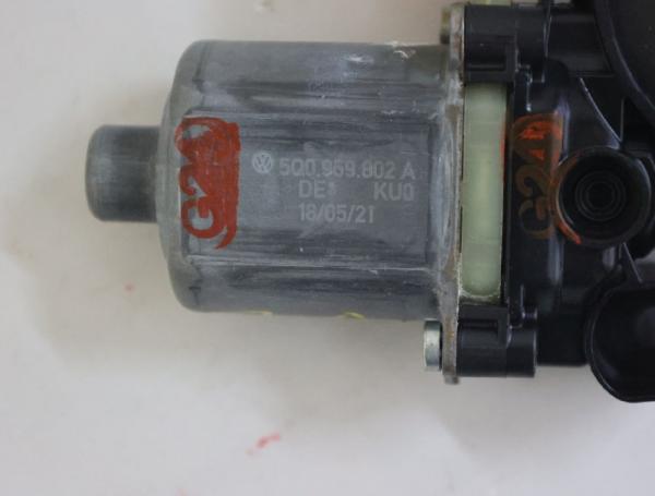 Fensterheber-Motor vorn links 5Q0959802A VW T-ROC A11