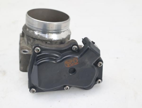 Drosselklappenstutzen 161A01670R Nissan NAVARA D23