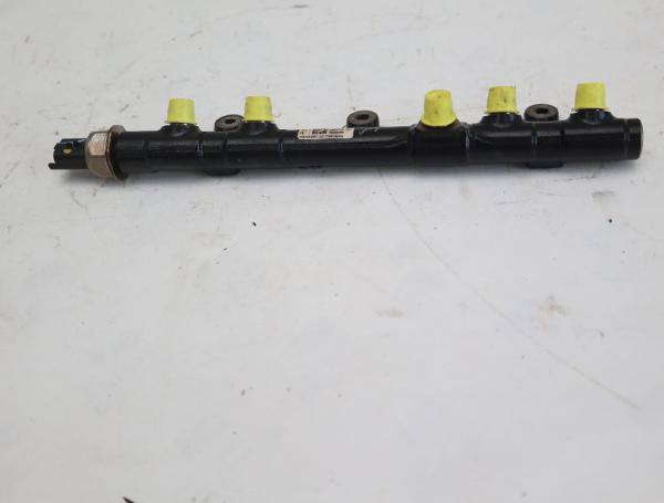Diesel Verteilerrohr 175217543R Nissan NAVARA D23