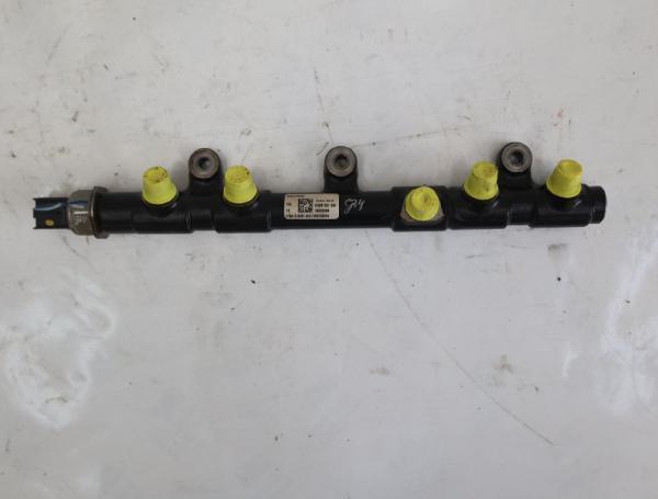 Diesel Verteilerrohr 175217543R Nissan NAVARA D23
