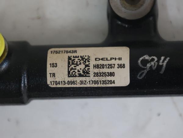 Diesel Verteilerrohr 175217543R Nissan NAVARA D23