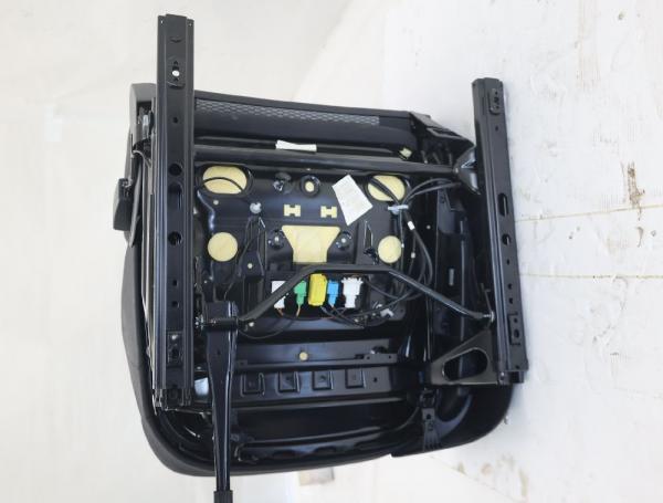 Sitz vorn rechts 6Q3881106CR VW POLO 5 6R