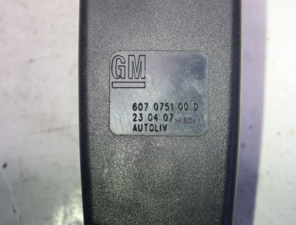 Gurtstraffer vorn rechts 607075100D Opel CORSA D