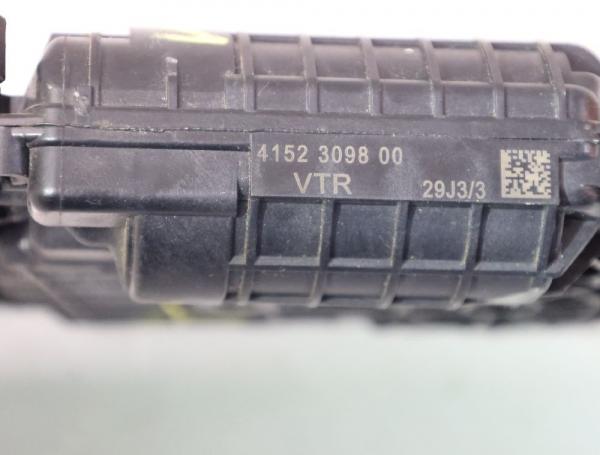 Stellmotor ZV vorn rechts 4152309800 BMW 7er F01