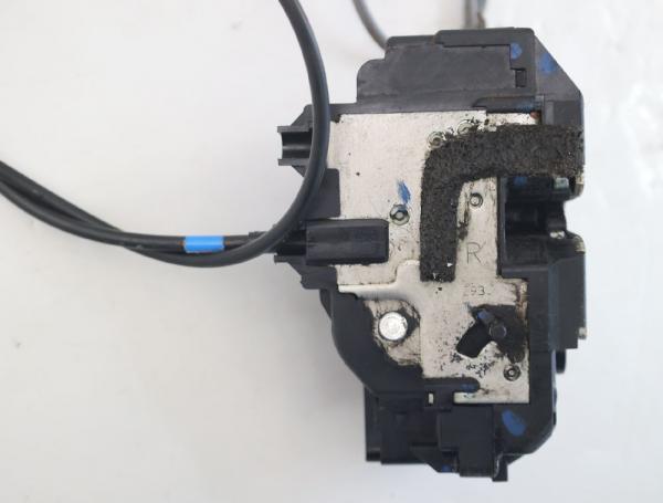 Türschloß hinten rechts 82500EB30D Nissan NAVARA D40