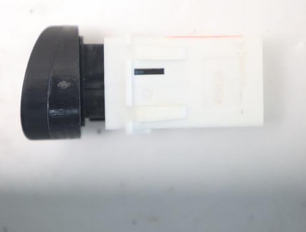 Schalter Warnblink 252905X00A Nissan NAVARA D40