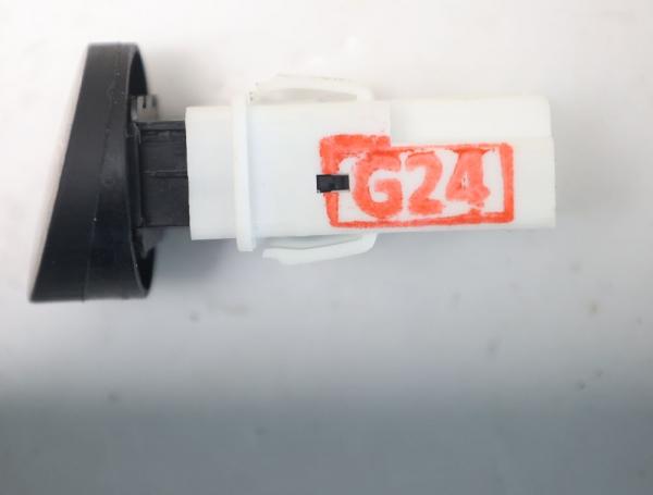 Schalter Warnblink 252905X00A Nissan NAVARA D40
