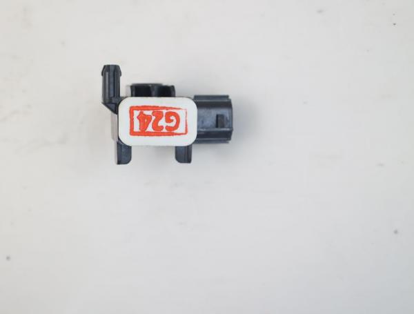 Airbag Sensor vorn rechts 988301EA0A Nissan NAVARA D40