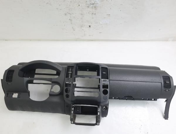 Armaturenbrett 681004X11B Nissan NAVARA D40