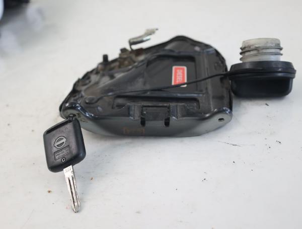 Tankklappe K38704X3MA Nissan NAVARA D40