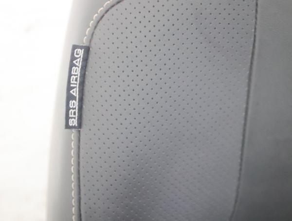 Sitz vorn rechts 876115X60A Nissan NAVARA D40