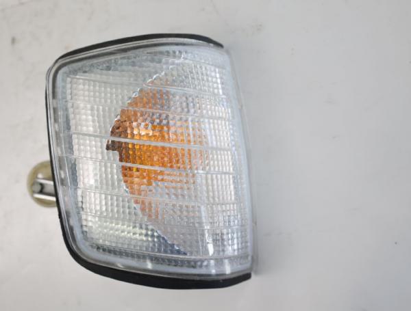 Blinker vorn rechts 2018260543 Mercedes 190 W201